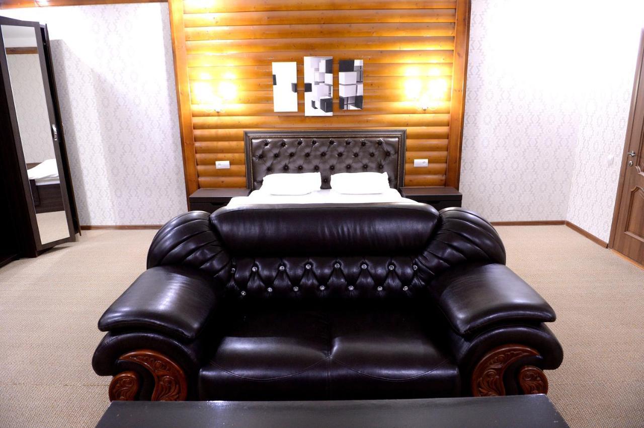 Pride Hotel タラズ エクステリア 写真